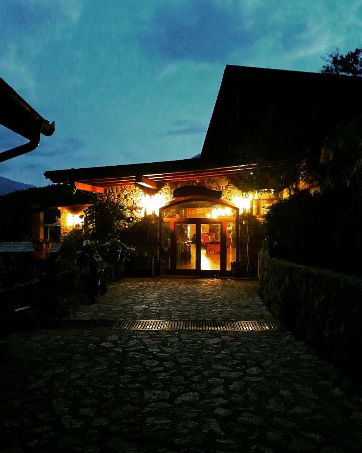 Hotel Tutto Galicnik エクステリア 写真