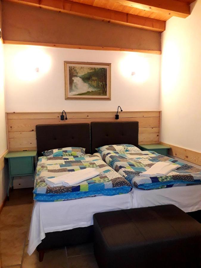 Hotel Tutto Galicnik エクステリア 写真